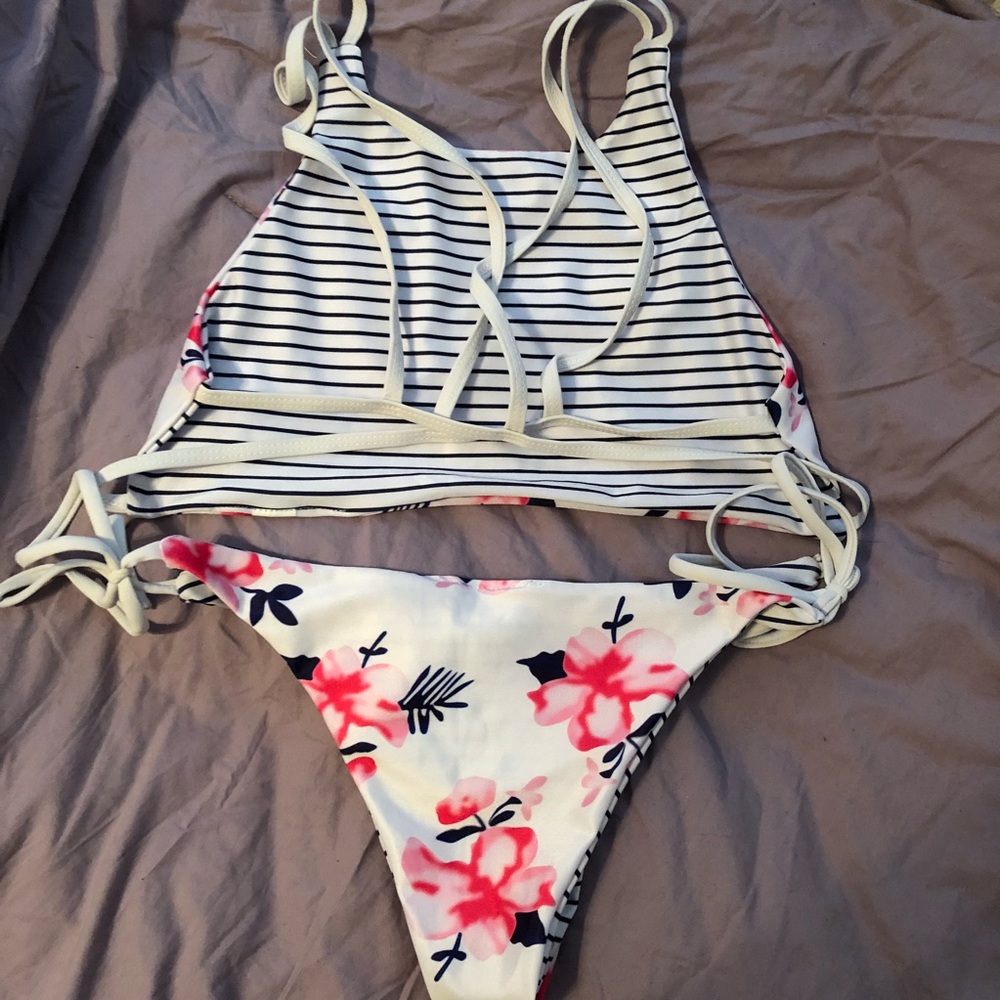 Reversible Bikini Set - Picture 2 of 4